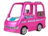 Giá xăng tăng vọt, người đàn ông lái xe Barbie đi làm
