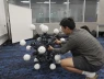 Cái gì thế này? Robot 20 chân di chuyển mọi hướng, vẫn chạy dù bị chặt chân