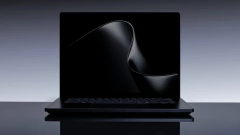 Microsoft công bố Surface Laptop Ultra trang bị NVIDIA RTX Spark và màn hình sáng nhất nhà Surface