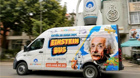 "Phòng thí nghiệm di động" Einstein Bus: Bắt đầu lăn bánh gieo mầm khoa học