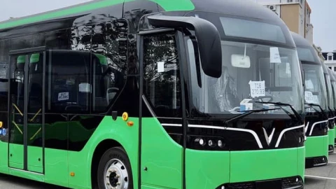 Vinbus đưa ra thông báo quan trọng sau 2 ngày vận hành trên tuyến dài 200km miễn phí