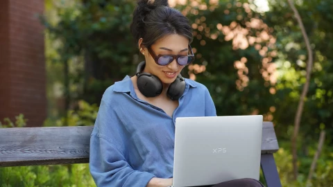 Dell chơi lớn laptop giá siêu mềm, đối đầu MacBook Neo trong phân khúc phổ thông