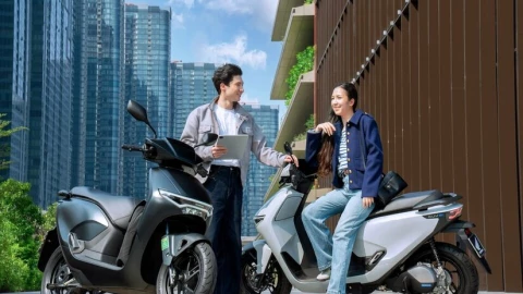 Honda mở bán xe máy điện CUV e: và UC3 tại Việt Nam, giá khá "căng", sẽ phủ trạm đổi pin khắp Hà Nội
