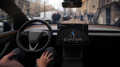 Tesla bị tố sửa đổi hợp đồng FSD, xóa bỏ cam kết tự lái hoàn toàn