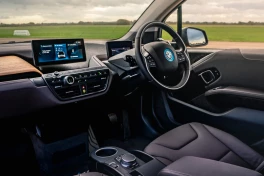 BMW i3 giá chỉ từ 660 triệu đồng sắp ngừng sản xuất, thế hệ mới sẽ ra mắt vào năm 2027.