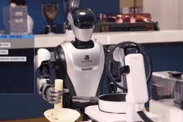 Robot hình người của Huawei đang thử nghiệm tại nhà máy xe điện Nio