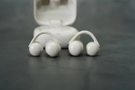 Đánh giá Sony Clip WF-LC900: Khi tai nghe không còn là rào cản với thế giới thực