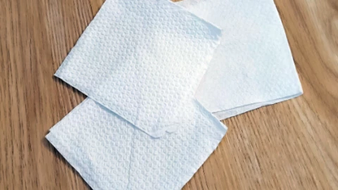 Giấy ăn bẩn gây bệnh gì? Hàng triệu người có thể đang dùng sai cách mà không biết