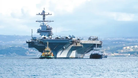 Hỏa hoạn và vô số vấn đề khó sửa chữa tàu khu trục lớp USS Gerald R. Ford gặp phải cho thấy điều gì?