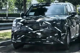 SUV Xiaomi Xun Tian lộ diện bánh xe logo Mi, bản 7 chỗ gây chú ý với thiết bị nâng nóc