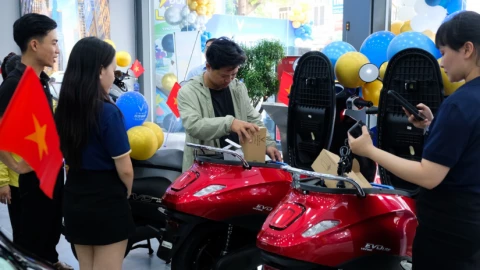 VinFast mở mô hình showroom xe điện cao cấp EV-Zone, rộng tối thiểu 250m2