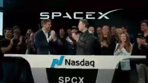 Elon Musk đang vô cùng phấn khích, tràn đầy năng lượng khi SpaceX IPO