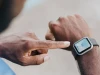Sapphire và Gorilla Glass: Loại nào tốt hơn cho đồng hồ thông minh?