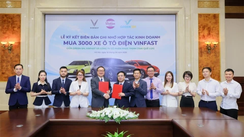 Hãng taxi lâu năm ở Hà Nội vừa chốt mua thêm 2000 xe điện VinFast