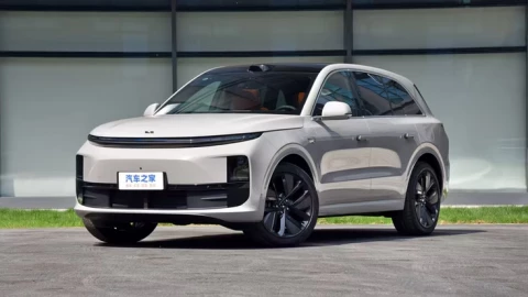 Ideal L6 thế hệ mới thiết kế lột xác, pin 51 kWh, ra mắt tháng 7