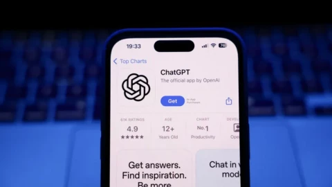 ChatGPT mất mốc 50% thị phần toàn cầu, nhưng vẫn giữ vững ngôi vương AI
