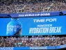Mỏ vàng tỷ đô từ việc bắt cầu thủ nghỉ uống nước tại World Cup 2026