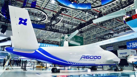 Trung Quốc tung UAV R6000 nặng 6 tấn: “Bóng thép” mới có thể thay đổi chiến tranh hiện đại