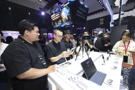 Thế Giới Di Động "mở tiệc" trải nghiệm AI trên laptop và smartphone