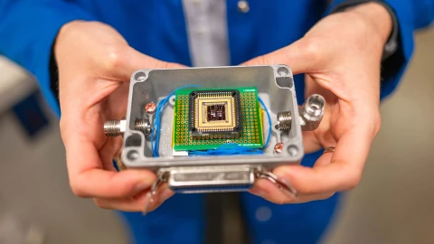 Chip khứu giác điện tử chính xác hơn cả mũi người, có thể phát hiện 0,05 gam các loại hạt bị hỏng