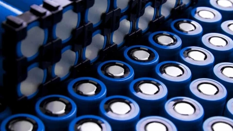 Pin lithium sắt photphat tăng giá gấp đôi: Nguyên nhân bất ngờ từ lưu huỳnh và Eo biển Hormuz