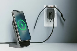 Củ sạc Nomad có 2 cổng USB-C, công suất 65W, có luôn 1 đế sạc không dây cho Apple Watch