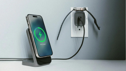 Củ sạc Nomad có 2 cổng USB-C, công suất 65W, có luôn 1 đế sạc không dây cho Apple Watch