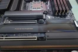 RTX 5090 nóng đến mức làm bạc màu cả bo mạch chủ chỉ sau 6 tháng?