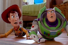 Review không spoil Toy Story 5: Mẹ đã đúng, tất cả là do cái điện thoại (và cả máy tính bảng)