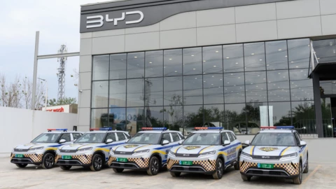 Cảnh sát thủ đô Pakistan bắt đầu dùng xe điện BYD