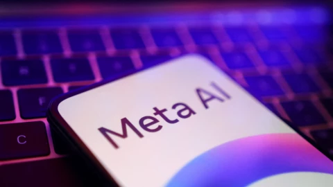 Meta giám sát nhân viên huấn luyện AI: Rò rỉ dữ liệu riêng tư, CTO thừa nhận tinh thần xuống đáy.