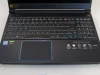 Tưởng lỗi thiết kế: Vì sao nhiều laptop có bàn di chuột đặt lệch sang trái?