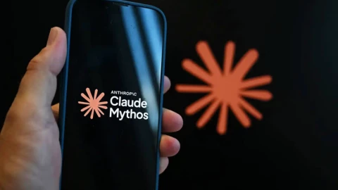 Vì sao Alibaba vẫn có thể “chưng cất” từ Claude dù Anthropic đã chặn Trung Quốc?