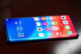 Từng là biểu tượng sang chảnh, vì sao màn hình cong bị Android ruồng rẫy?