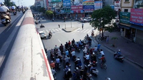Dừng chờ đèn đỏ ở bóng râm: Thói quen dễ mất tiền triệu