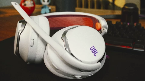 JBL tung ra cùng lúc 3 tai nghe chơi game ở Việt Nam, pin kép có thể thay nóng