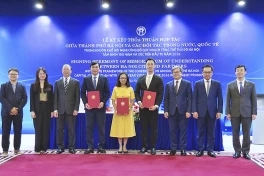Hà Nội và Grab Việt Nam hợp tác chiến lược, mở rộng mạng lưới trạm sạc dùng chung