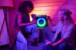 JBL ra mắt bộ đôi loa tiệc tùng PartyBox lần đầu tiên tích hợp AI tách giọng hát theo thời gian thực