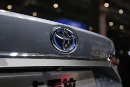 Đều là Toyota Corollas, ở Trung Quốc giá rẻ hơn 40% so với giá ở Mỹ