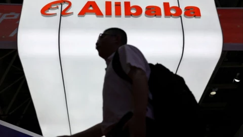 Hài: Alibaba cấm nhân viên xài Claude sau khi bị cáo buộc ăn cắp công nghệ của Anthropic