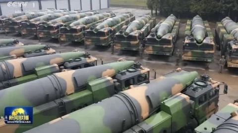 Cận cảnh "át chủ bài" diệt hạm DF-26D: Trung Quốc hé lộ thiết bị bay siêu vượt âm khiến lá chắn tên lửa đối phương "đứng hình"