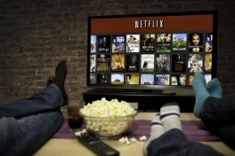 Khi "cày phim" không còn là mốt: Netflix đang bị TikTok và YouTube dồn vào thế bí?