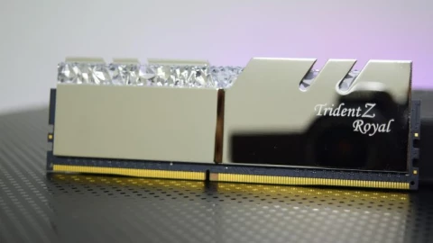 Tưởng đã lùi vào dĩ vãng, DDR4 bất ngờ "hồi sinh" mạnh mẽ vì DDR5 khan hàng