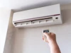 Bật điều hoà khi cần hay bật 24/24 thì tiết kiệm điện hơn ?