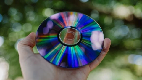 Lưu trữ vật lý hồi sinh: Siêu đĩa quang 1 TB có tuổi thọ 100 năm, giá chỉ từ 1 USD