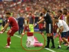 Giày khoét gót và tất thủng lỗ: Chiêu "độ" đồ đấu cực dị của các ngôi sao World Cup