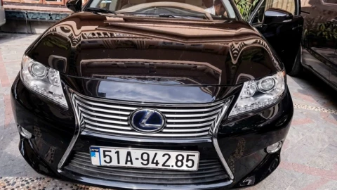 2 chiếc Maybach và BMW của bà Trương Mỹ Lan có chủ mới, chiếc Lexus giảm giá lần 2 vẫn chưa ai nhận
