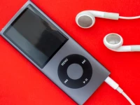 Gen Z đang săn lùng iPod: 4 tính năng "đồ cổ" khiến người dùng smartphone thèm muốn