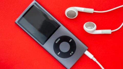 Gen Z đang săn lùng iPod: 4 tính năng "đồ cổ" khiến người dùng smartphone thèm muốn