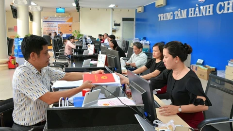 TỪ 15/8/2026: Tích hợp đủ 5 loại giấy tờ này trên VNeID, người dân được hưởng loạt ưu đãi
